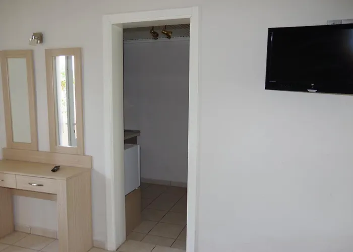 Rachoni Скала-Рахониу